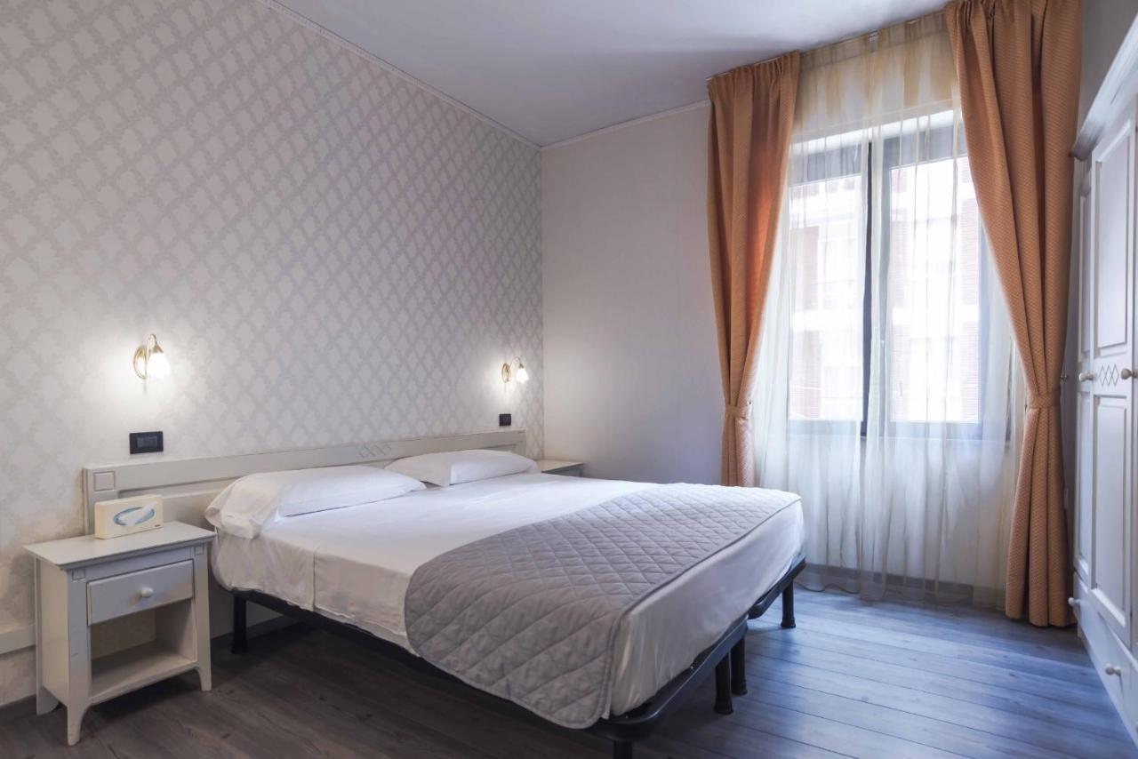 Hotel Marisa Albenga Buitenkant foto