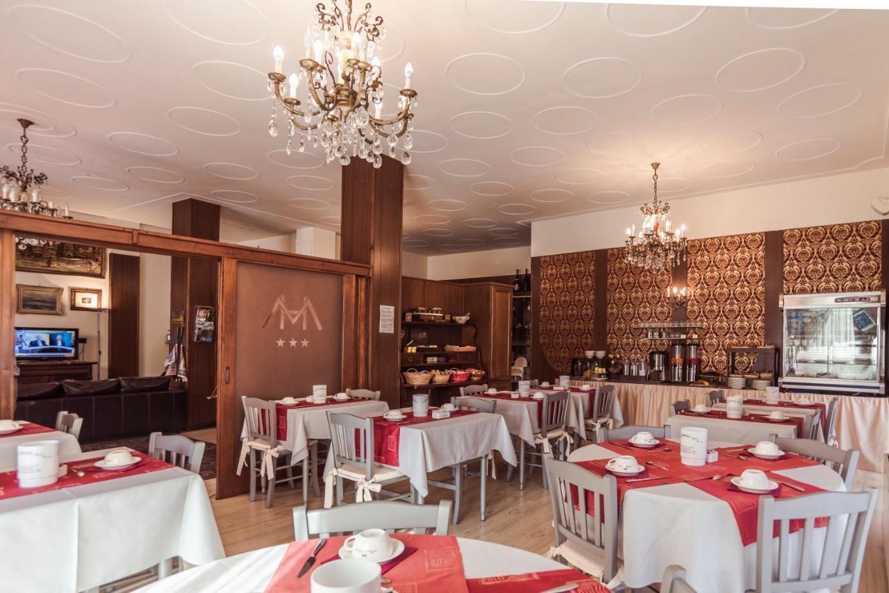 Hotel Marisa Albenga Buitenkant foto