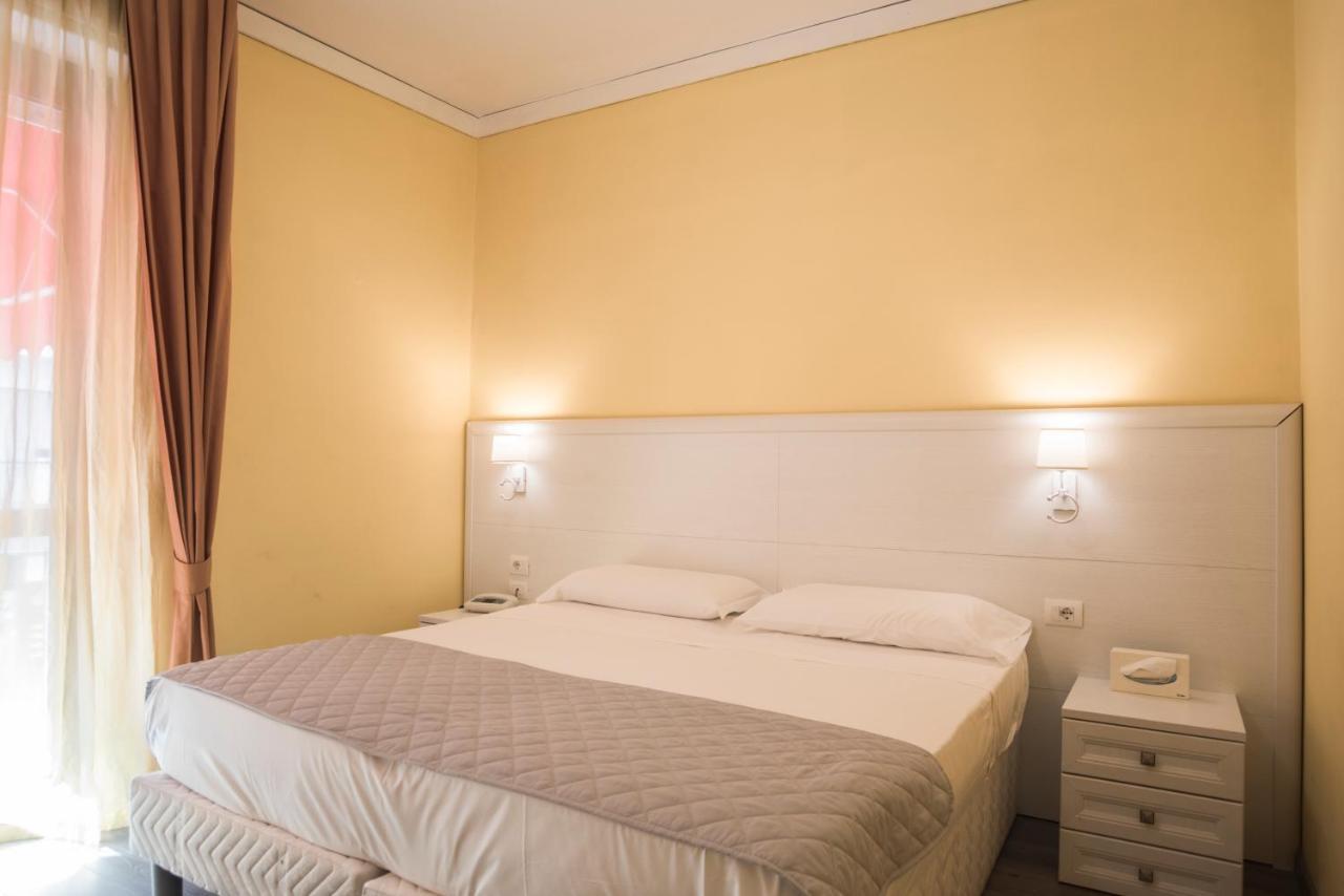 Hotel Marisa Albenga Buitenkant foto
