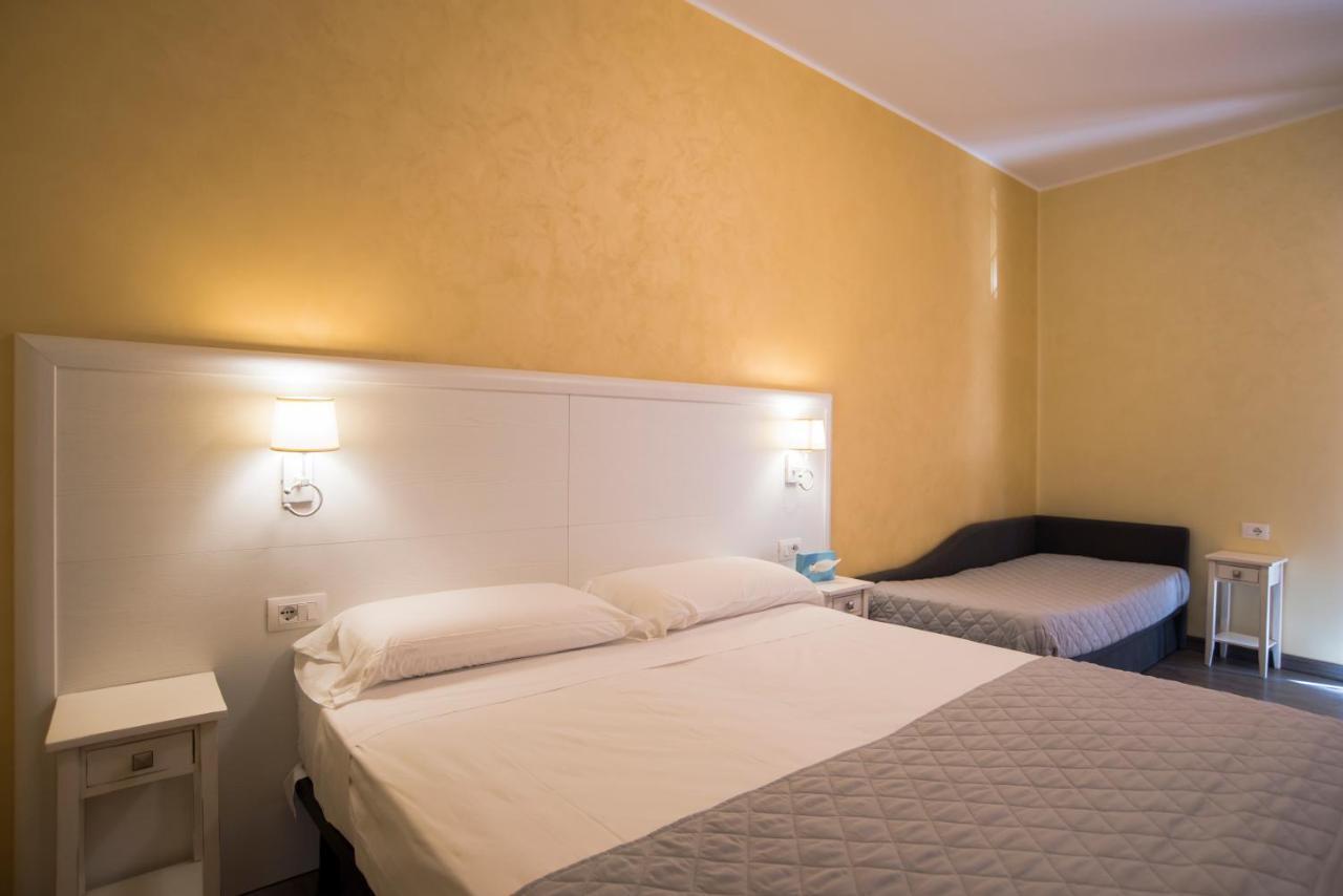 Hotel Marisa Albenga Buitenkant foto