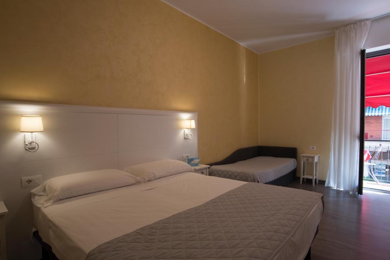 Hotel Marisa Albenga Buitenkant foto