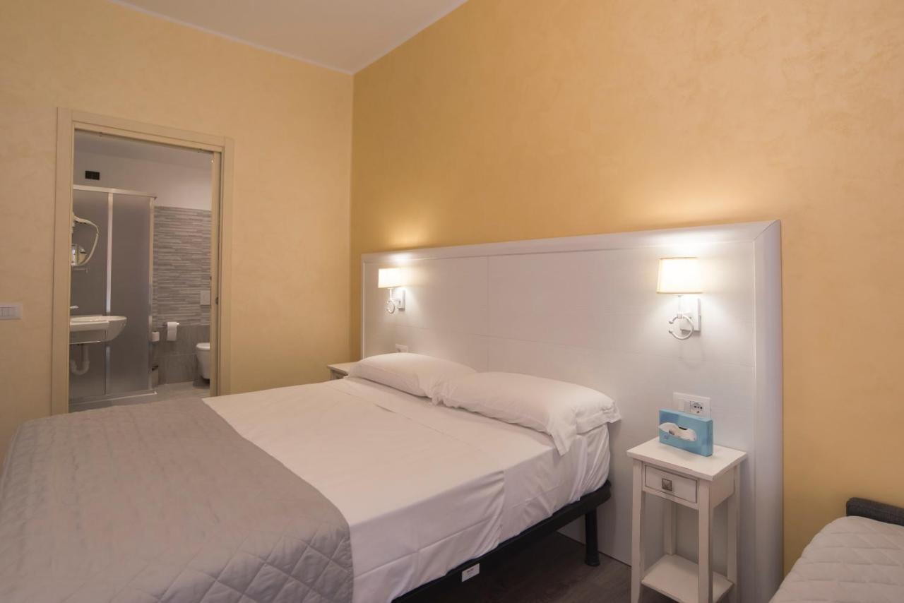 Hotel Marisa Albenga Buitenkant foto